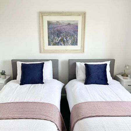 Comfortable And Spacious Superb Holiday Home In Llanelli, Dog Friendly Экстерьер фото