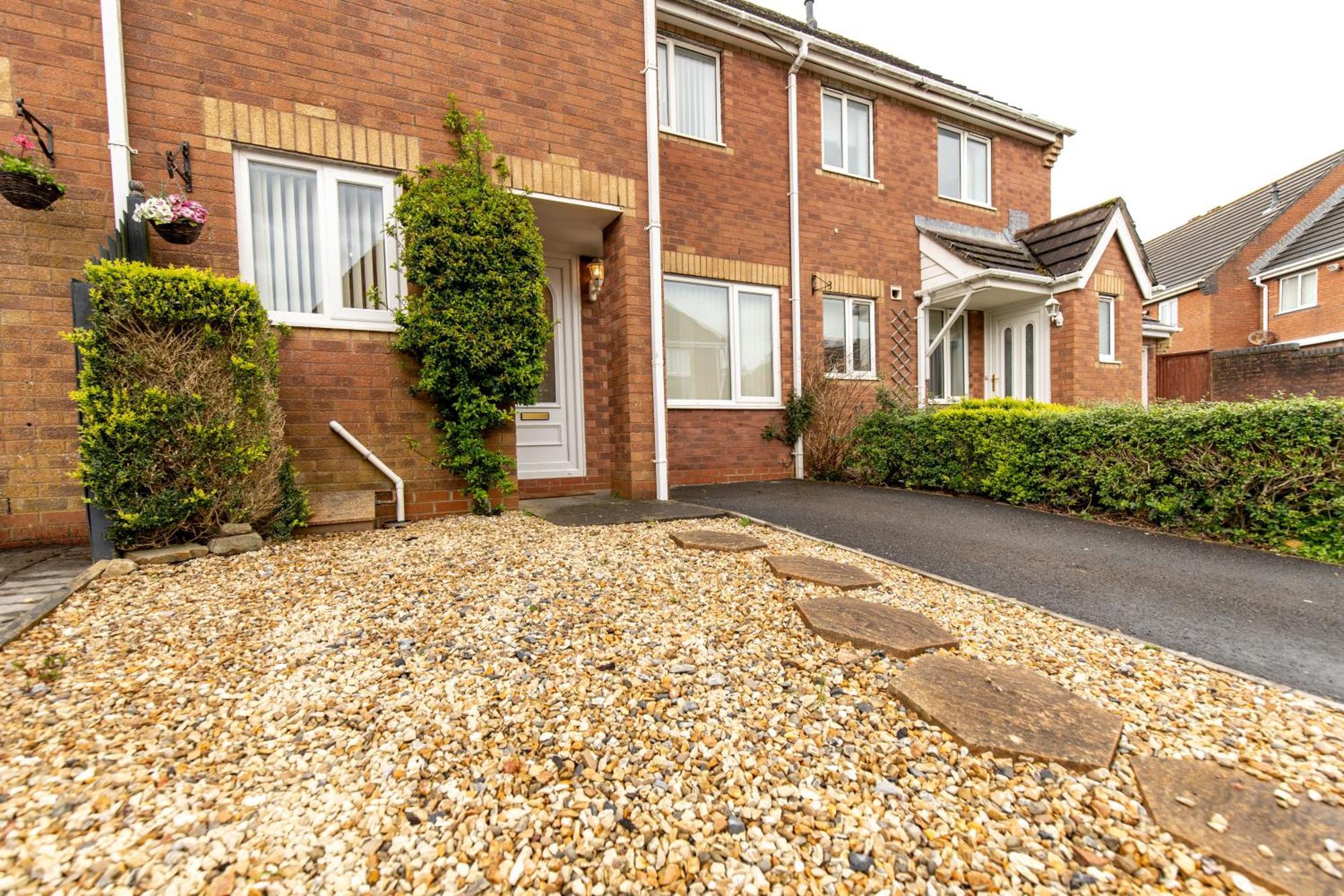 Comfortable And Spacious Superb Holiday Home In Llanelli, Dog Friendly Экстерьер фото